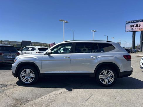 Used 2019 Volkswagen Atlas SE w/ Panoramic Sunroof Package FWD image 2