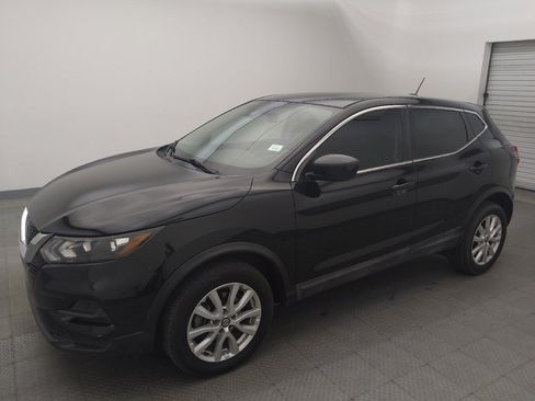 Used 2020 Nissan Rogue Sport S w/ Appearance Package FWD image 2