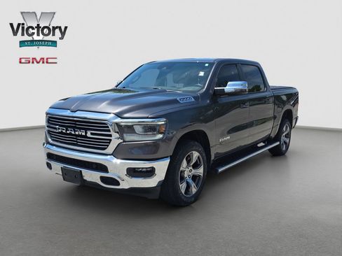 Used 2023 RAM 1500 Laramie AWD/4WD image 3