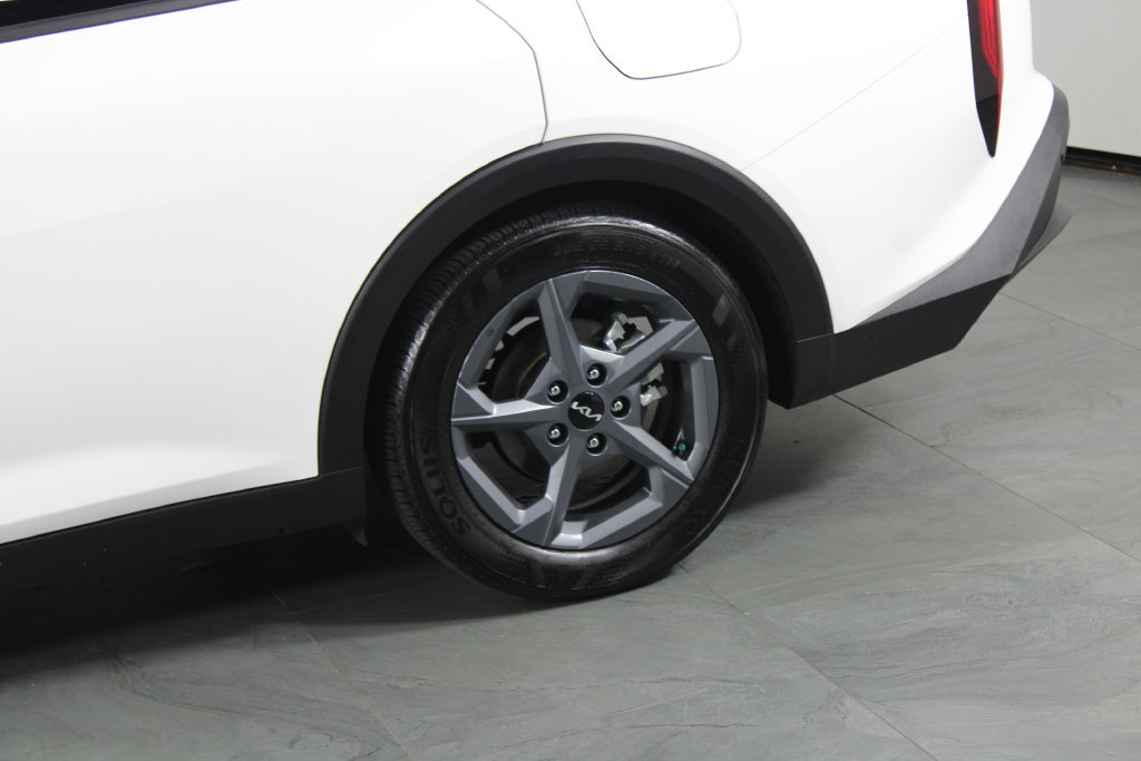 Used 2025 Kia K4 FWD image 14