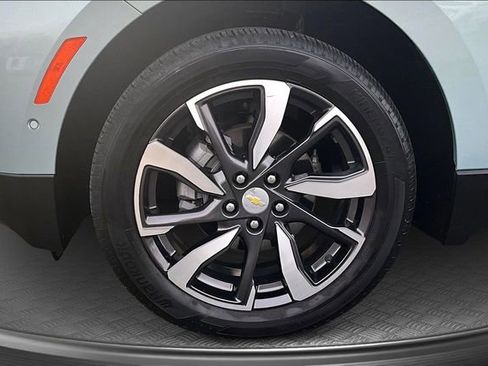 Used 2022 Chevrolet Equinox Premier image 32