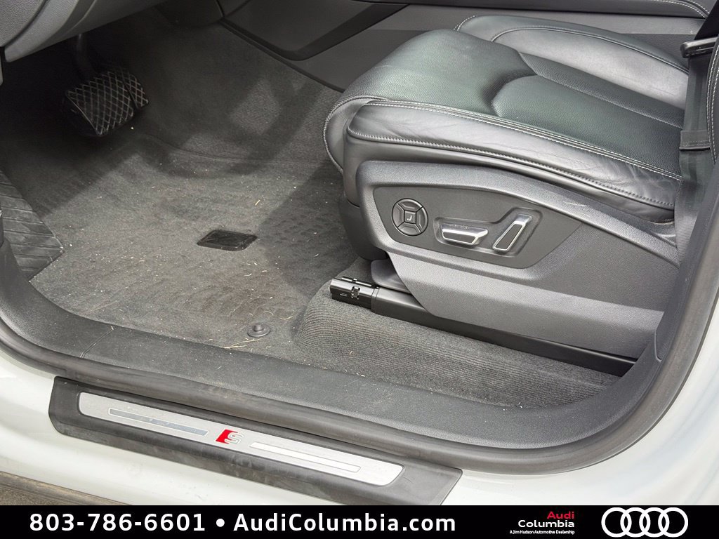 Used 2024 Audi Q8 Prestige AWD/4WD image 22