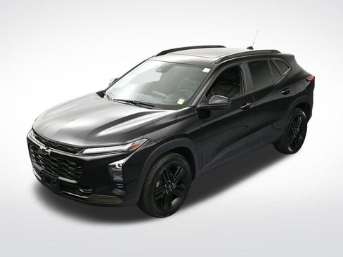 Used 2024 Chevrolet Trax ACTIV w/ Sunroof Package FWD image 17