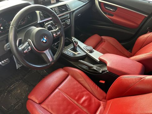 Used 2018 BMW 340i Sedan w/ Executive Package RWD image 11