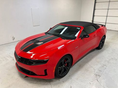 Used 2021 Chevrolet Camaro LT w/ Technology Package RWD image 6