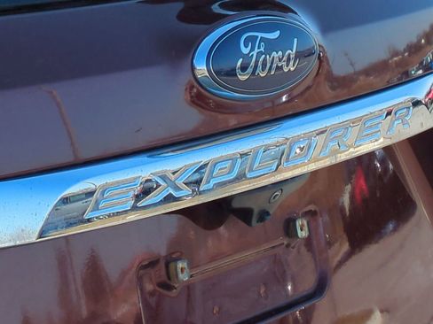 Used 2016 Ford Explorer XLT w/ Equipment Group 202A image 15