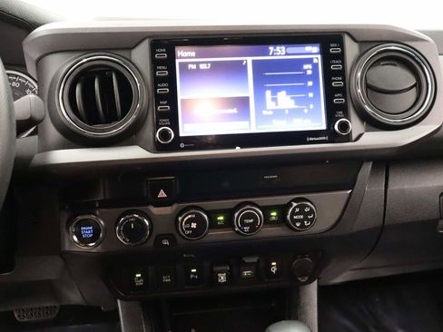 Used 2020 Toyota Tacoma TRD Sport w/ Technology Package AWD/4WD image 10