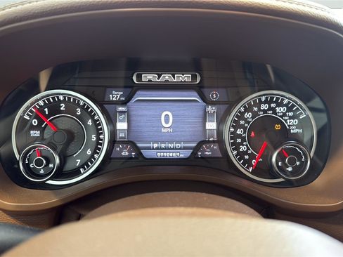 Used 2019 RAM 1500 Laramie AWD/4WD image 15
