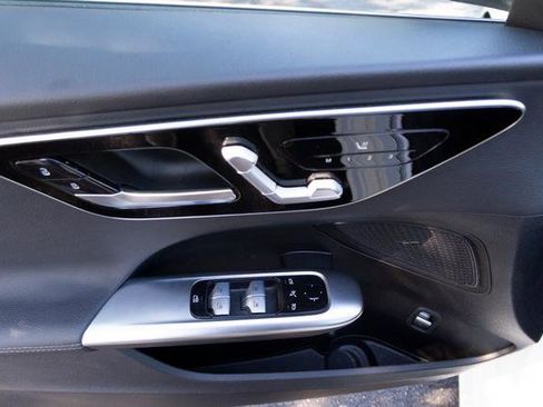 Used 2022 Mercedes-Benz C 300 Sedan image 12