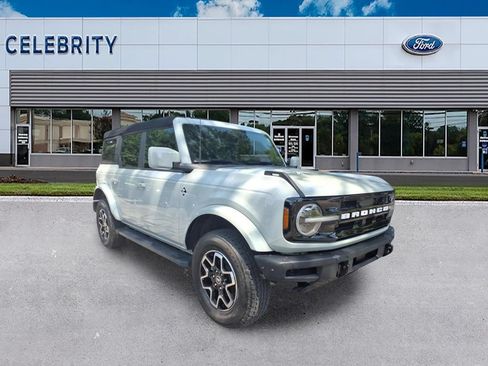 Used 2024 Ford Bronco Outer Banks AWD/4WD image 1