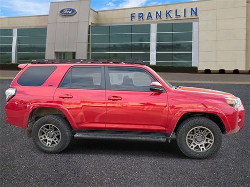 Used 2022 Toyota 4Runner SR5 image 8