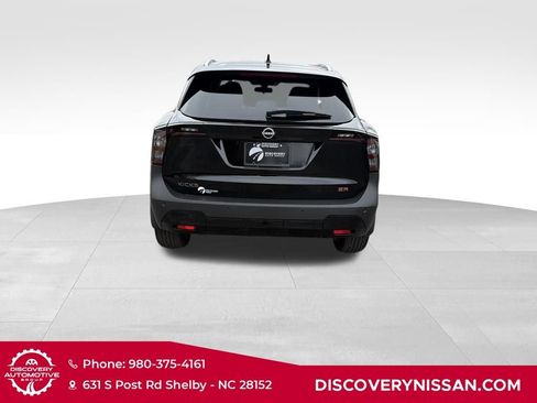 New 2026 Nissan Kicks SR w/ SR Premium Package FWD image 8