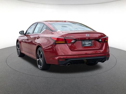 Used 2025 Nissan Altima 2.5 SR w/ SR Premium Package FWD image 7