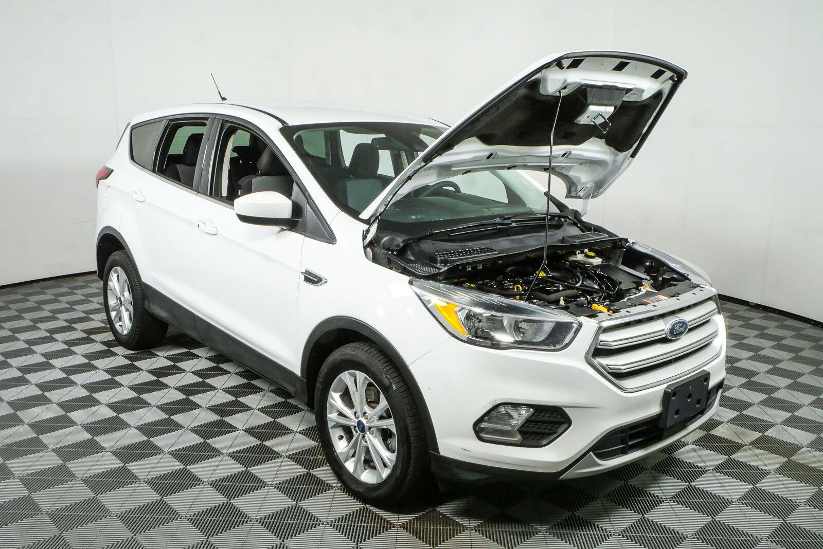 Used 2019 Ford Escape SE FWD image 31