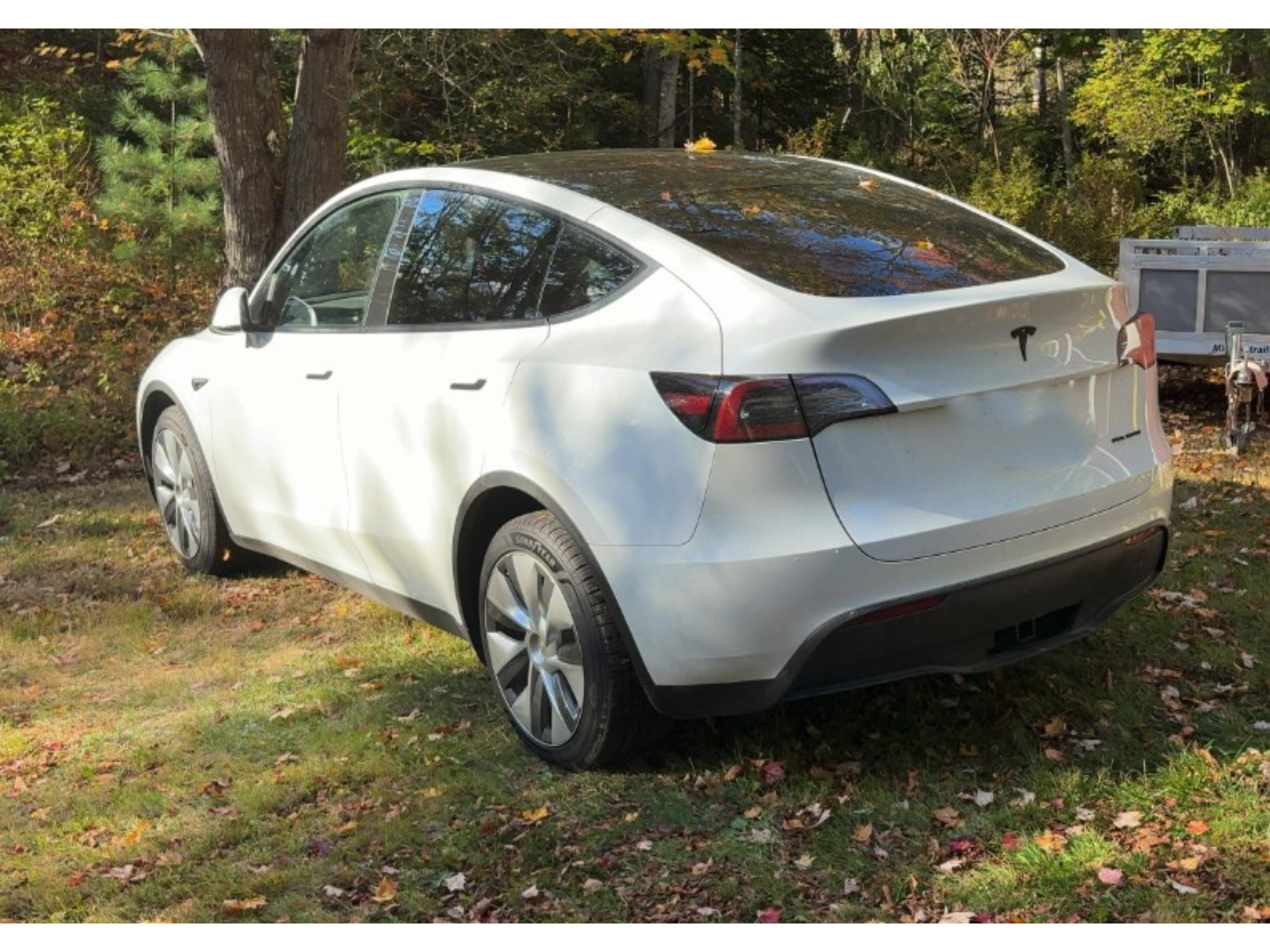 Used 2023 Tesla Model Y Long Range AWD/4WD image 2