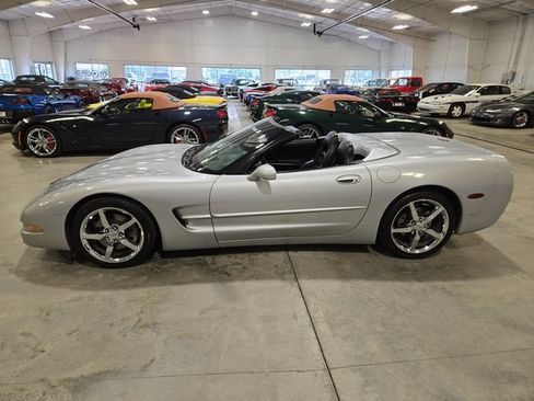 Used 1999 Chevrolet Corvette Convertible w/ Memory Pkg image 2