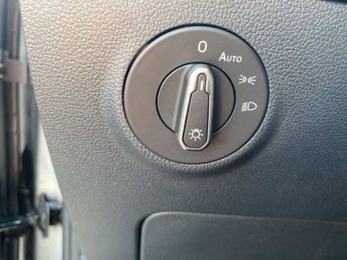 New 2025 Volkswagen Taos SEL image 32