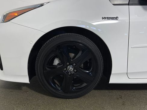 Certified 2022 Toyota Prius FWD image 11
