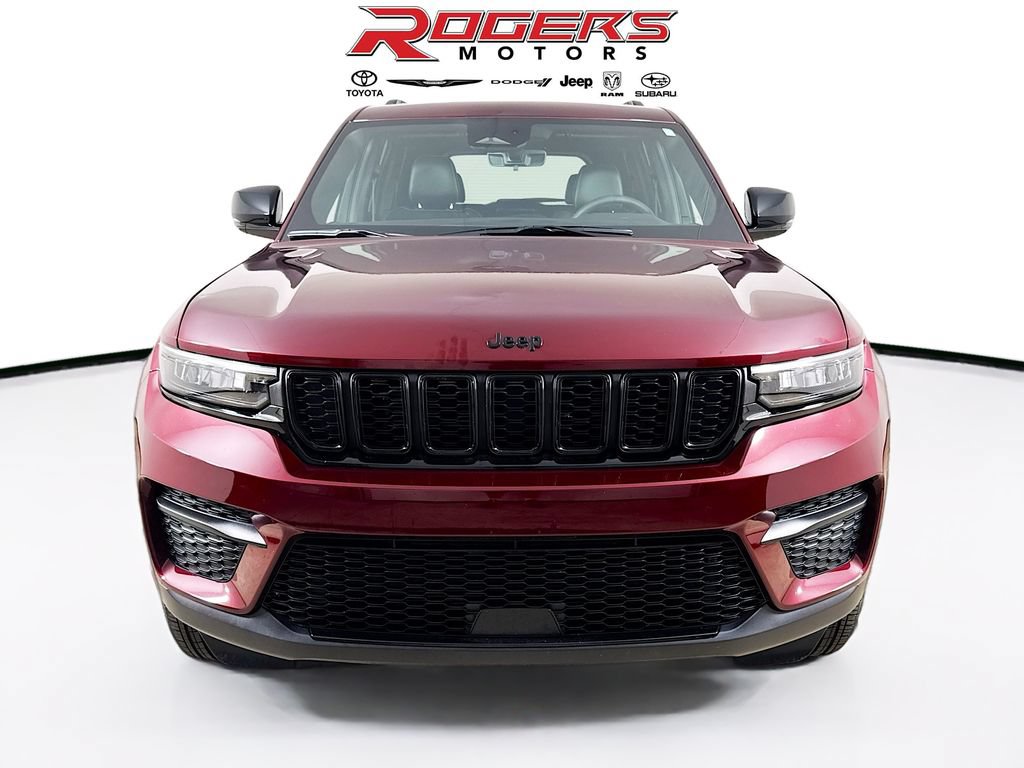 Certified 2025 Jeep Grand Cherokee Altitude AWD/4WD image 2