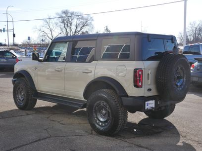 New 2025 Ford Bronco Outer Banks w/ Sasquatch Package