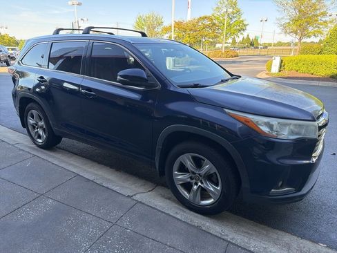 Used 2016 Toyota Highlander Limited FWD image 2