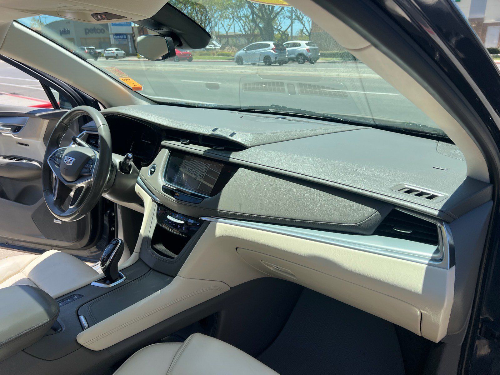 Used 2018 Cadillac XT5 Luxury w/ Driver Awareness Package AWD/4WD image 45
