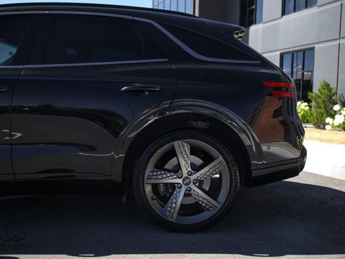 Used 2023 Genesis GV70 2.5T w/ Sport Prestige Package AWD/4WD image 11
