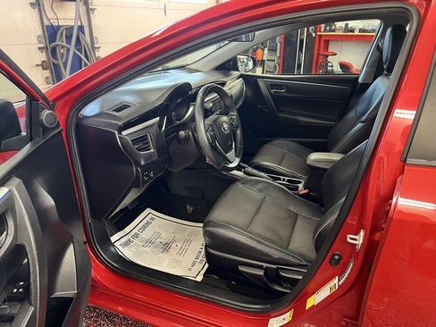 Used 2015 Toyota Corolla image 6