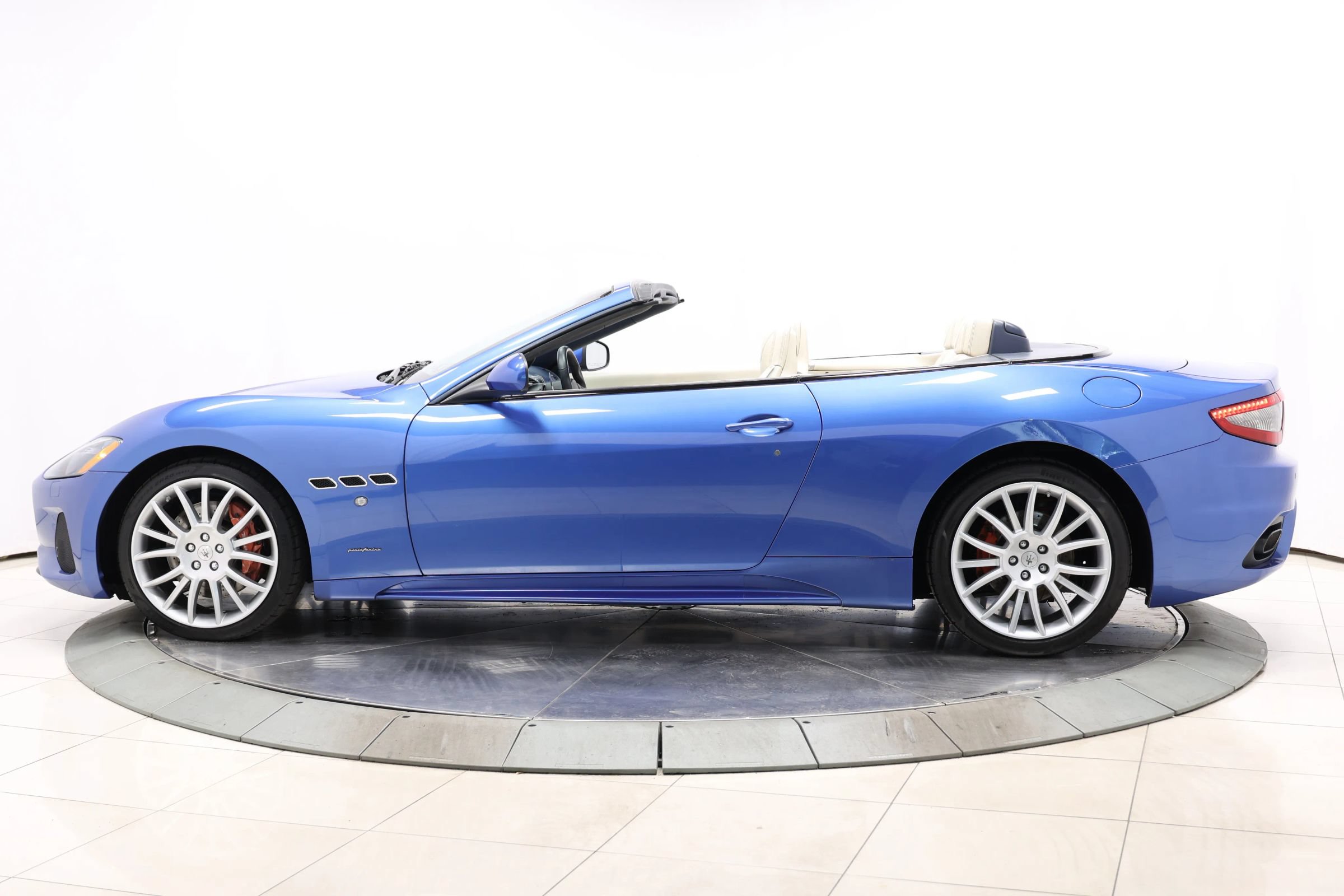 Used 2018 Maserati GranTurismo Sport RWD image 8