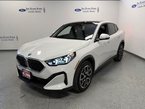 Used 2025 BMW X2 xDrive28i image 3