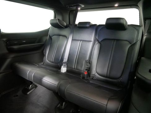 Used 2023 Jeep Wagoneer Series III w/ Preferred Equipment Group image 8