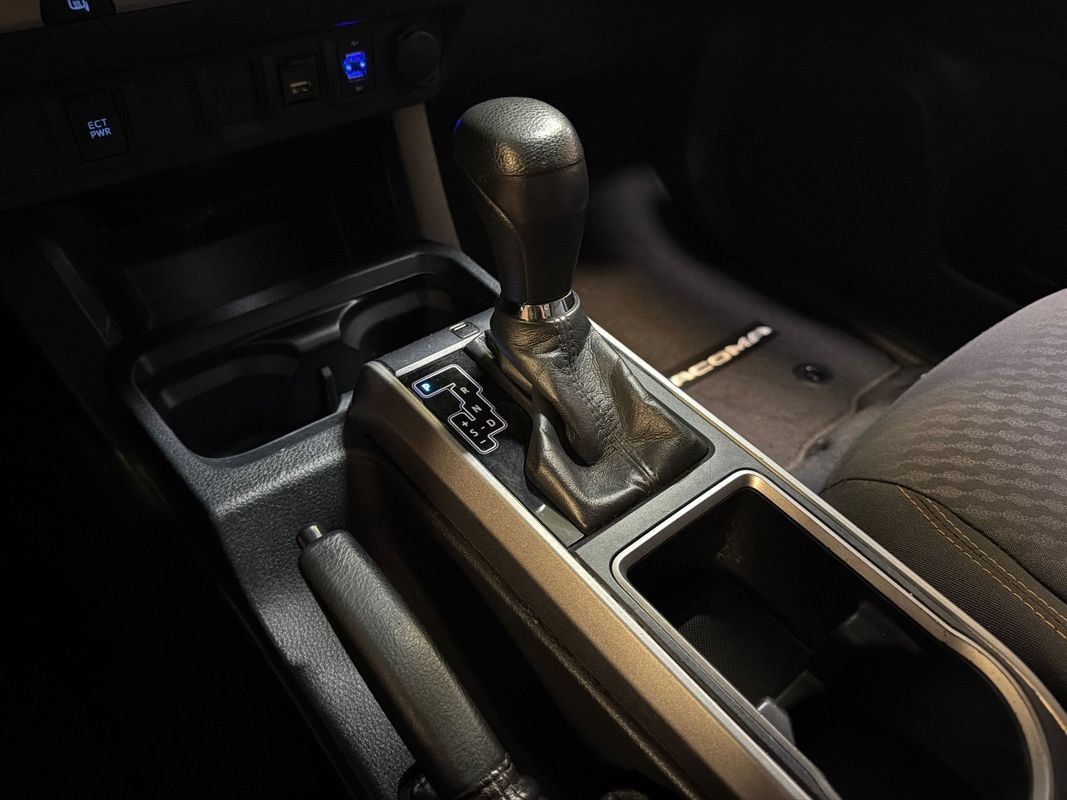 Used 2020 Toyota Tacoma SR5 RWD image 22