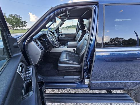 Used 2017 Ford Expedition Limited w/ Equipment Group 301A RWD image 13