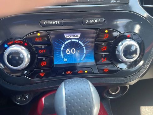 Used 2012 Nissan Juke SV image 25