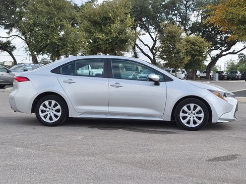 Certified 2025 Toyota Corolla LE FWD image 6