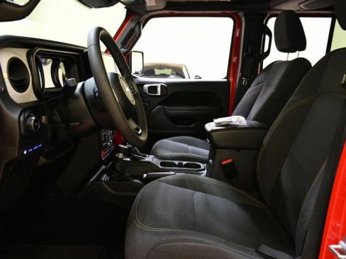 Used 2025 Jeep Wrangler Sport S image 26