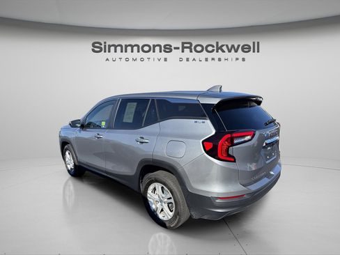 Used 2024 GMC Terrain SLE image 14