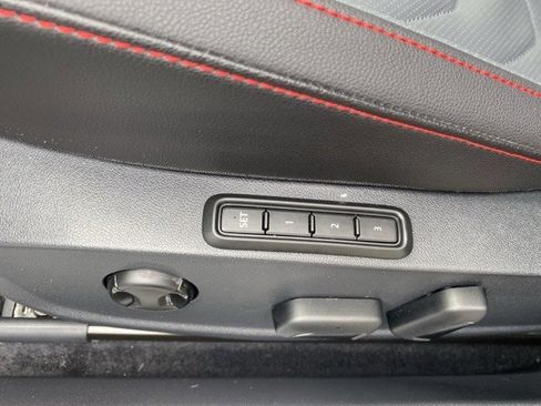 Used 2025 Volkswagen Jetta GLI Autobahn image 21