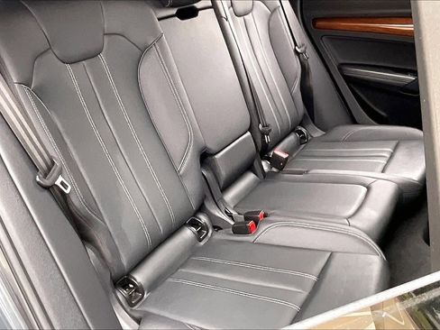 Used 2021 Audi Q5 Premium Plus image 19
