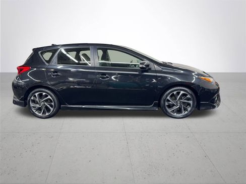 Used 2018 Toyota Corolla iM image 8