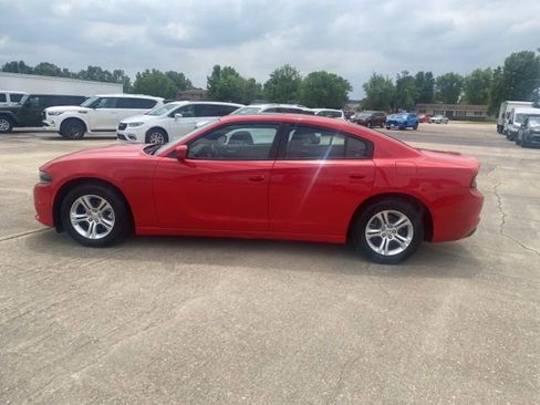Used 2022 Dodge Charger SXT w/ Leather Interior Group image 3