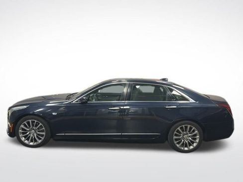 Used 2018 Cadillac CT6 Luxury image 2