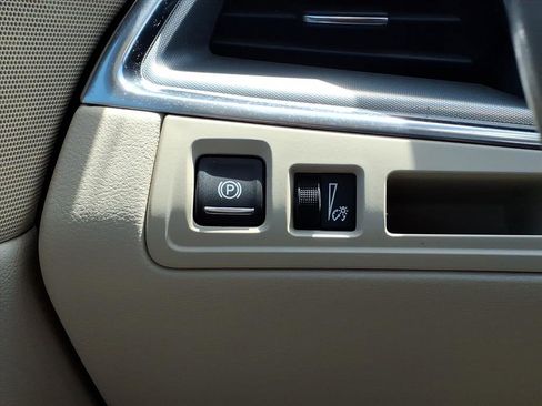 Used 2019 Cadillac XT5 Luxury FWD image 14