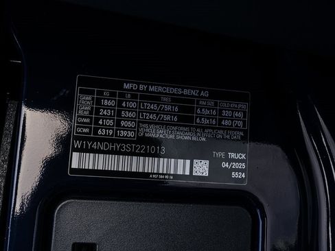 Used 2025 Mercedes-Benz Sprinter 2500 image 30