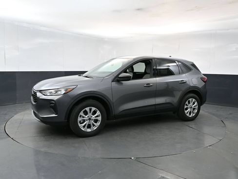 Used 2025 Ford Escape Active w/ Tech Pack #1 AWD/4WD image 2