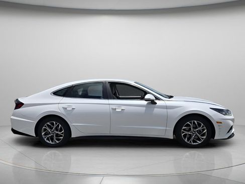 Certified 2022 Hyundai Sonata SEL w/ Preferred Accessory Package FWD image 4