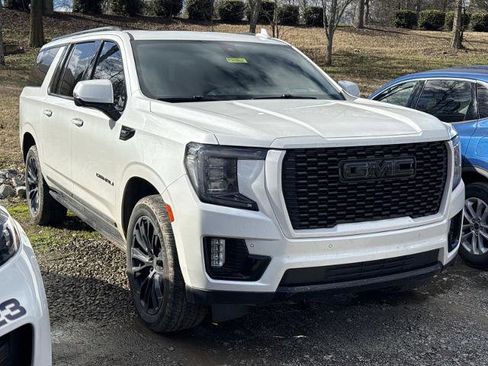 Used 2022 GMC Yukon XL Denali image 3