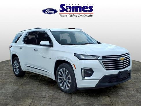 Used 2023 Chevrolet Traverse Premier FWD image 1