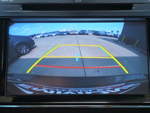 Used 2015 Toyota Avalon Limited w/ Technology Package FWD image 21