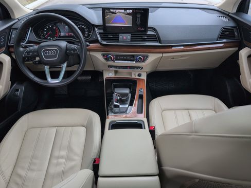 Used 2021 Audi Q5 Premium image 23